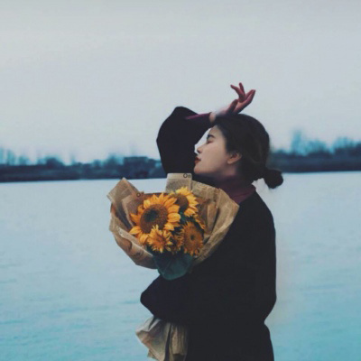 龫ֵŮͷ񳬸